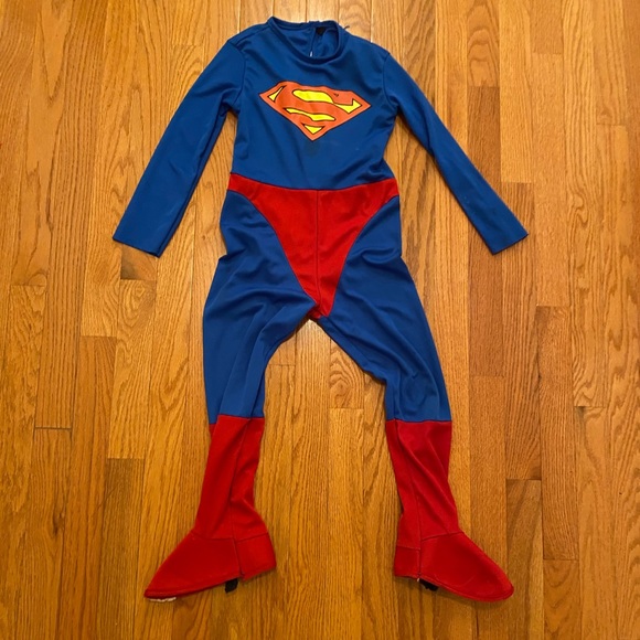 Superman costume - Picture 1 of 3